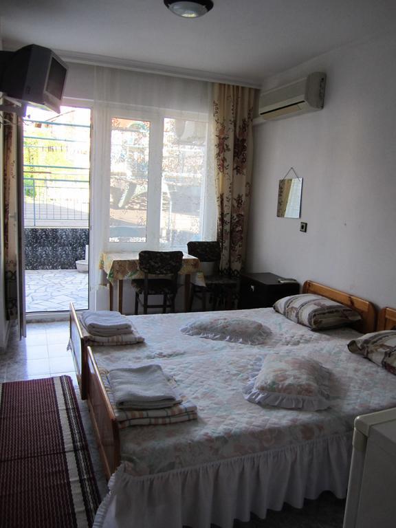 Central Guesthouse Несебир Екстер'єр фото