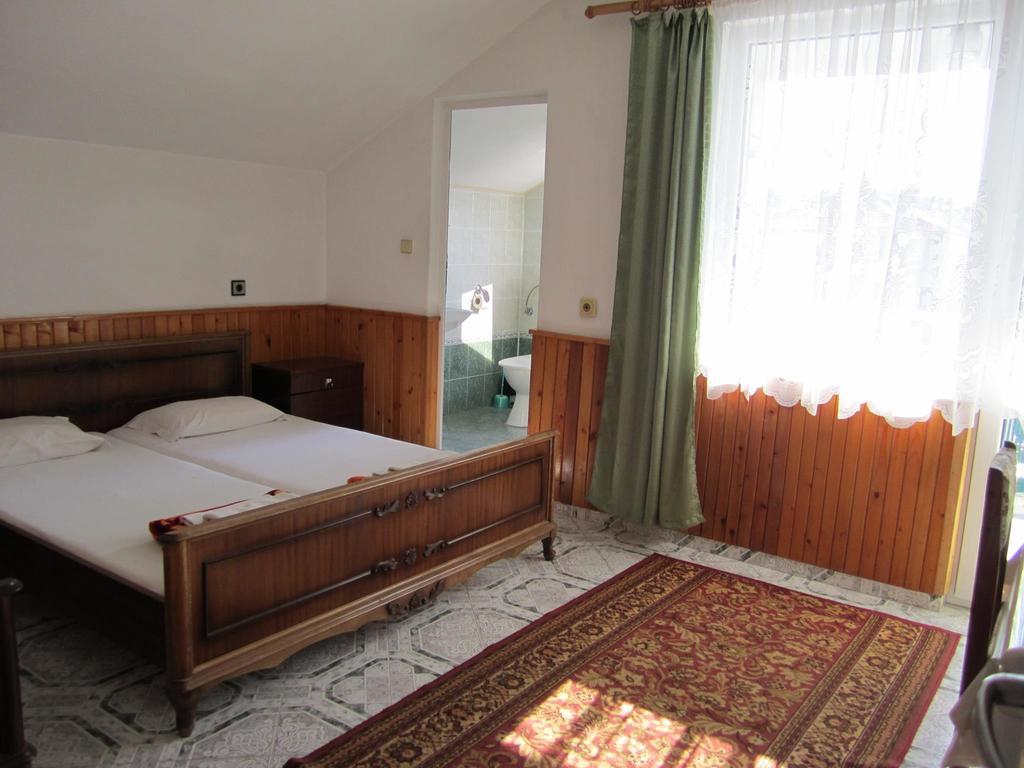 Central Guesthouse Несебир Екстер'єр фото